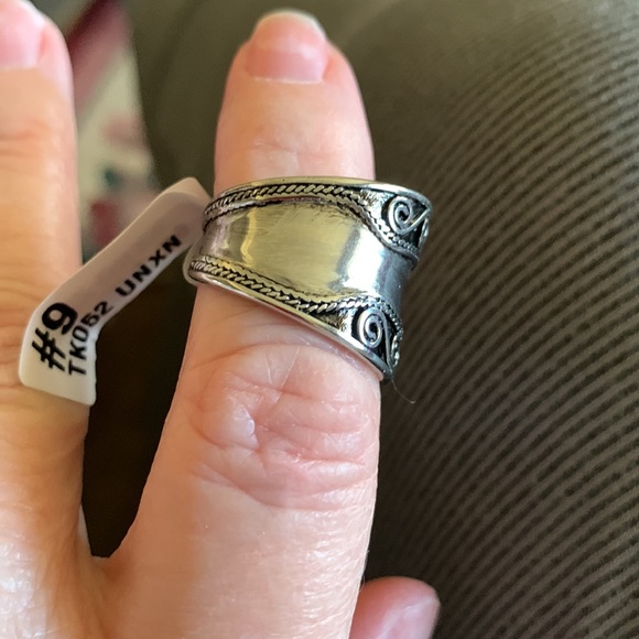 Stainless Steel Decorative Edge Wide Band ring size 9 - Picture 3 of 10